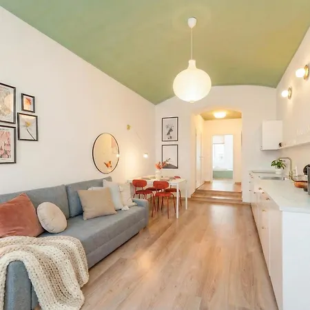 Emora Modern Center Apartman